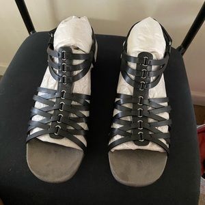 Brand new Women’s Sandal